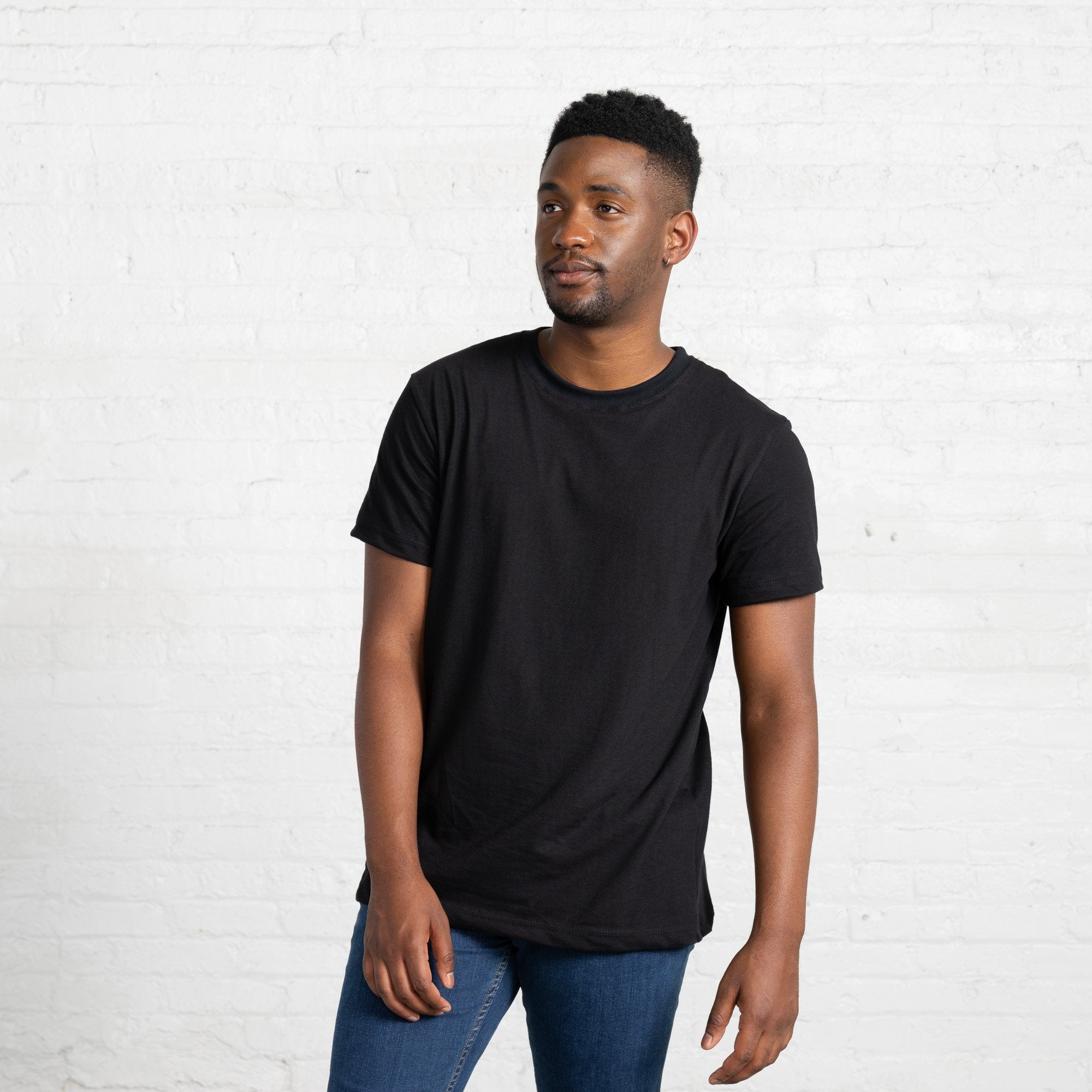Color:Black classic combed cotton men's t-shirt