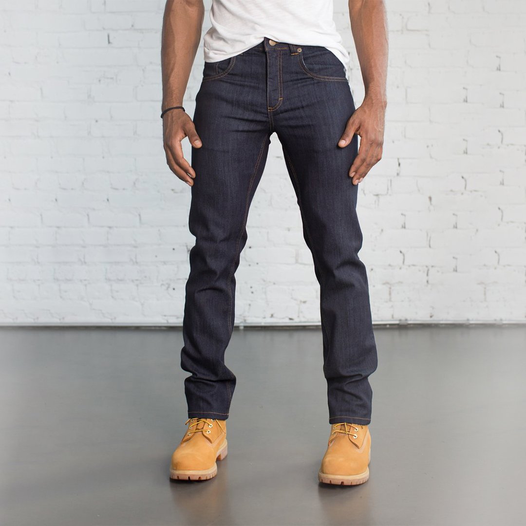 Buy Men Black Dark Wash Slim Tapered Jeans Online - 739306 | Peter England